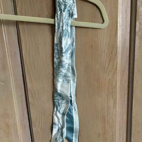 Dior Silk Ribbon - Picture 2 of 4